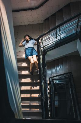 年轻女孩的秘密：18岁少女的成长烦恼？令人震惊的真实故事！